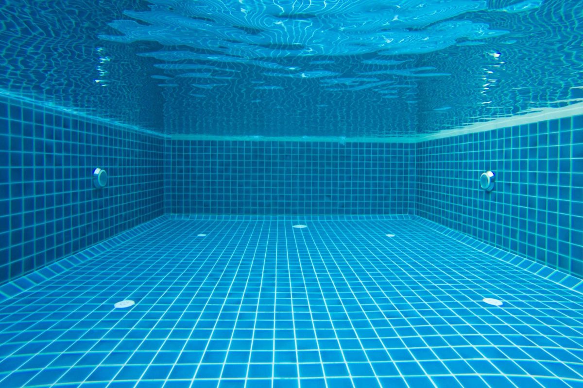 How to Clean Tile in Swimming Pool?